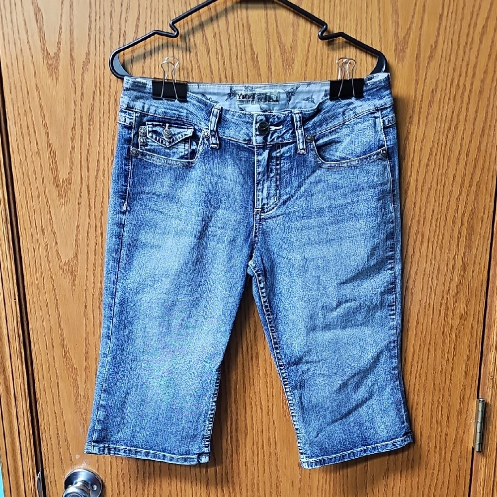 YMI Women's Cropped Blue Jeans